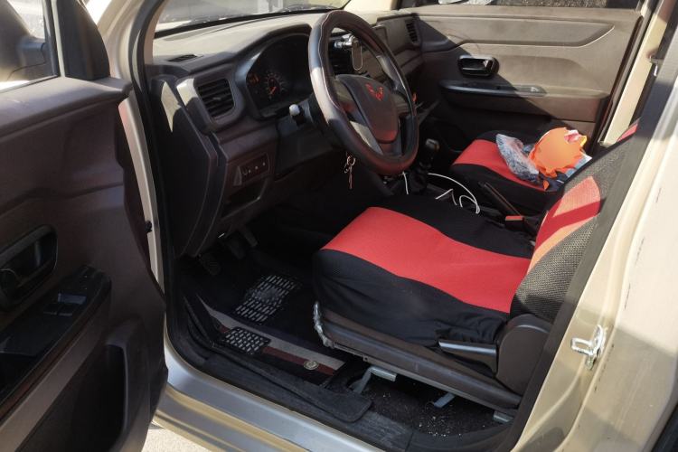 Used Wuling Hongguang V 2022 1.5L Jingqu Edition Electric-Assist LAR Driver Seat