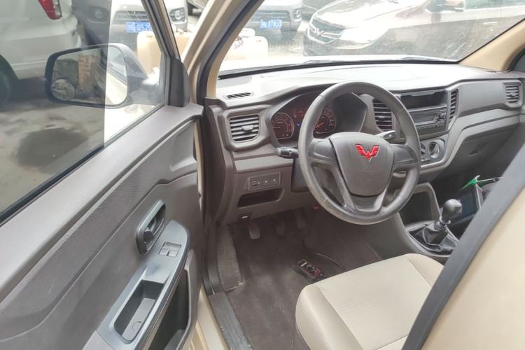 Used Wuling Hongguang V 2022 1.5L Jingqu Version Hydraulic Power Steering LAR Driver Seat