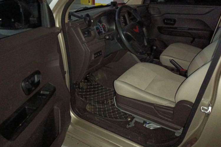 Used Wuling Hongguang V 2022 1.5L Enjoy Edition Electric-Powered LAR Driver Seat