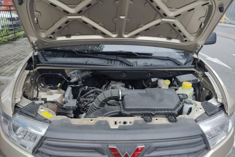 Used Wuling Hongguang V 2022 1.5L Jingqu Edition Electric-Assist LAR Engine Bay