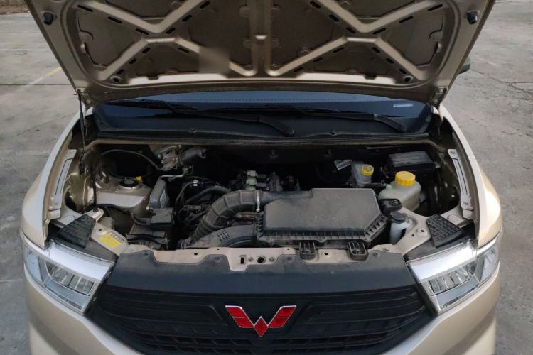 Used Wuling Hongguang V 2022 1.5L Jingqu Edition Electric-Assist LAR Engine Bay