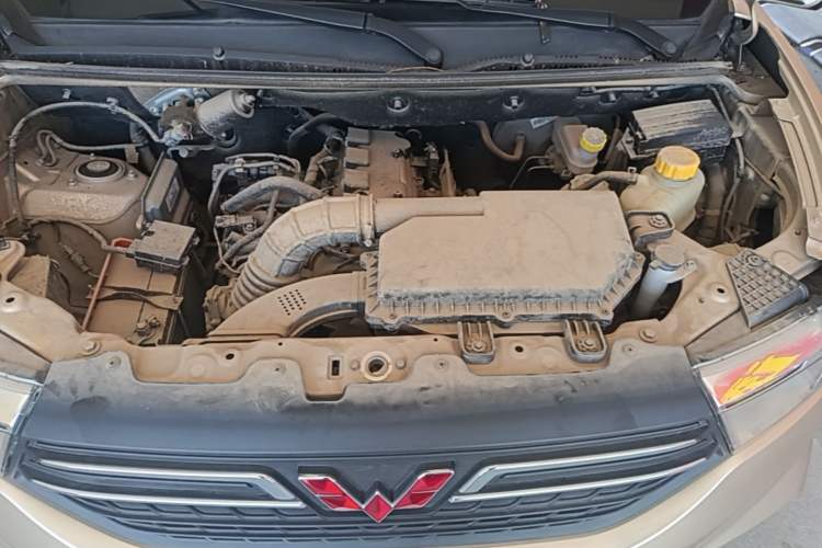 Used Wuling Hongguang V 2022 1.5L Enjoy Edition Hydraulic Power Steering LAR Engine Bay