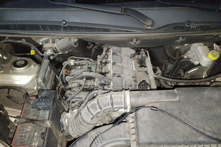 Used Wuling Hongguang V 2022 1.5L Jingqu Edition Electric-Assist LAR Engine Bay