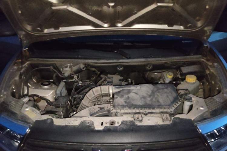 Used Wuling Hongguang V 2022 1.5L Jingqu Edition Electric-Assist LAR Engine Bay