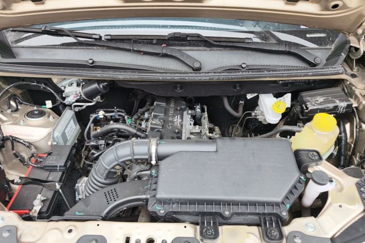 Used Wuling Hongguang V 2022 1.5L Jingqu Version Hydraulic Power Steering LAR Engine Bay