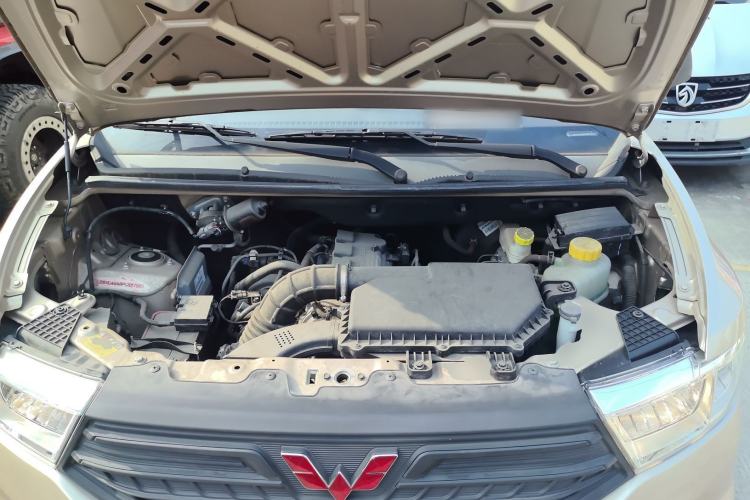 Used Wuling Hongguang V 2022 1.5L Jingqu Edition Electric-Assist LAR Engine Bay