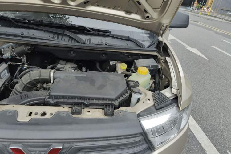 Used Wuling Hongguang V 2022 1.5L Jingqu Edition Electric-Assist LAR Engine Bay Left