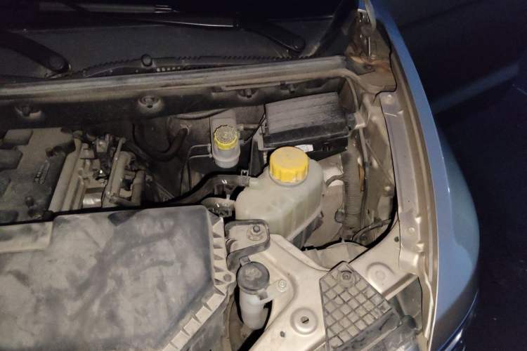 Used Wuling Hongguang V 2022 1.5L Jingqu Edition Electric-Assist LAR Engine Bay Left