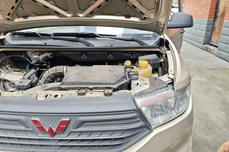 Used Wuling Hongguang V 2022 1.5L Jingqu Edition Electric-Assist LAR Engine Bay Left