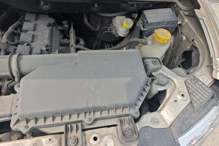 Used Wuling Hongguang V 2022 1.5L Jingqu Version Hydraulic Power Steering LAR Engine Bay Left