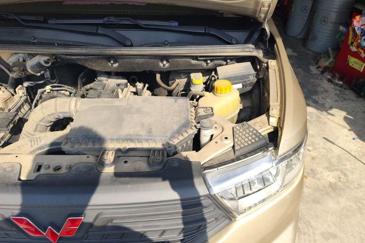 Used Wuling Hongguang V 2022 1.5L Jingqu Edition Electric-Assist LAR Engine Bay Left