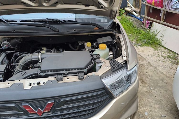 Used Wuling Hongguang V 2022 1.5L Jingqu Edition Electric-Assist LAR Engine Bay Left