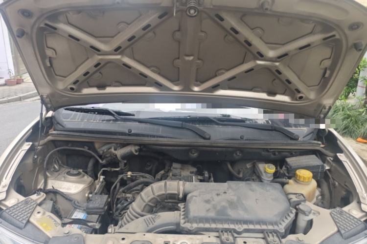 Used Wuling Hongguang V 2022 1.5L Jingqu Edition Electric-Assist LAR Engine Bay