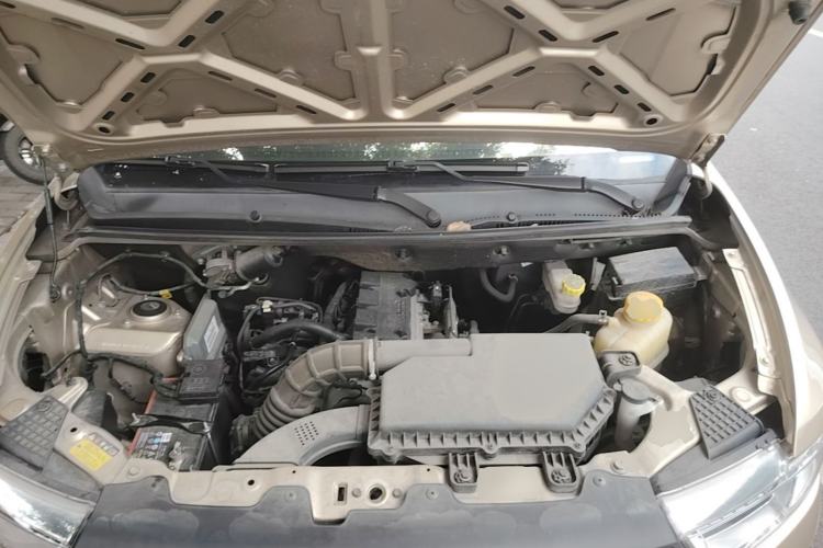 Used Wuling Hongguang V 2022 1.5L Jingqu Edition Electric-Assist LAR Engine Bay