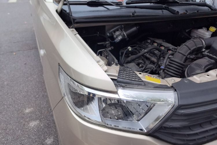 Used Wuling Hongguang V 2022 1.5L Jingqu Version Hydraulic Power Steering LAR Engine Bay Right