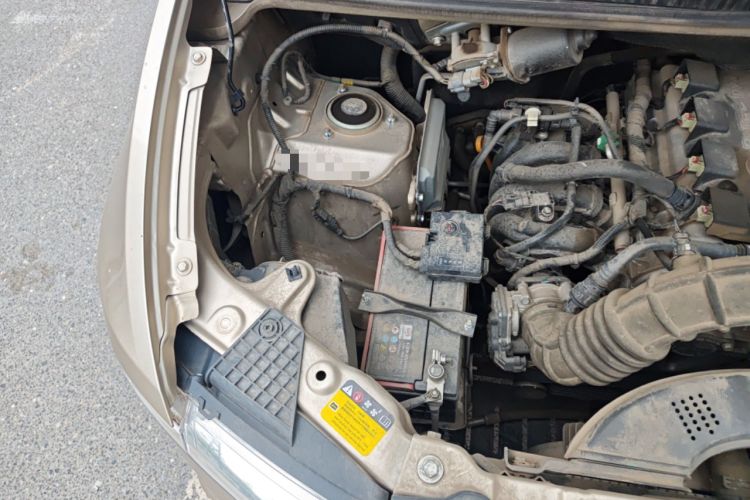 Used Wuling Hongguang V 2022 1.5L Jingqu Edition Electric-Assist LAR Engine Bay Right