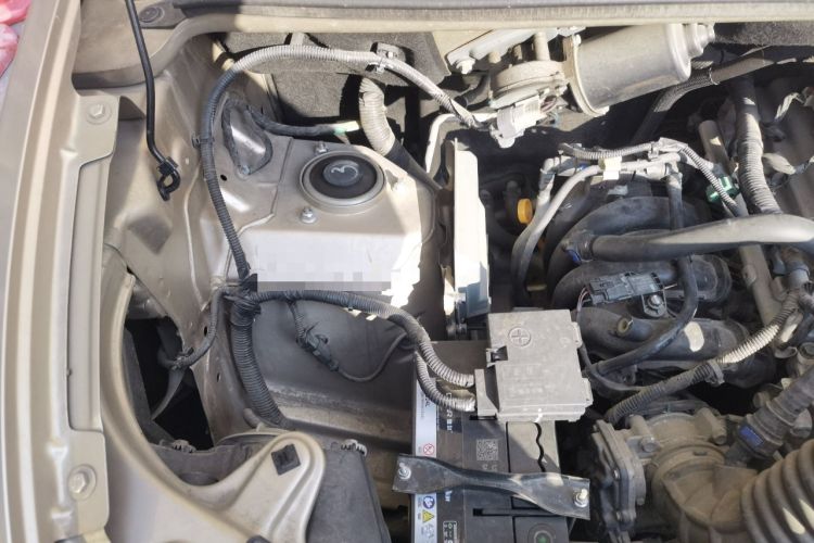 Used Wuling Hongguang V 2022 1.5L Jingqu Edition Electric-Assist LAR Engine Bay Right