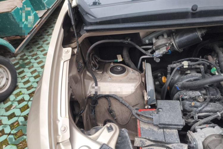 Used Wuling Hongguang V 2022 1.5L Jingqu Edition Electric-Assist LAR Engine Bay Right