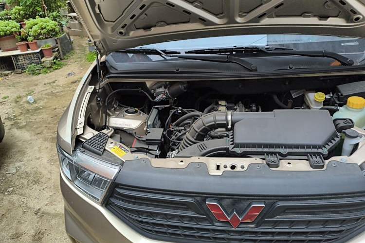 Used Wuling Hongguang V 2022 1.5L Jingqu Edition Electric-Assist LAR Engine Bay Right