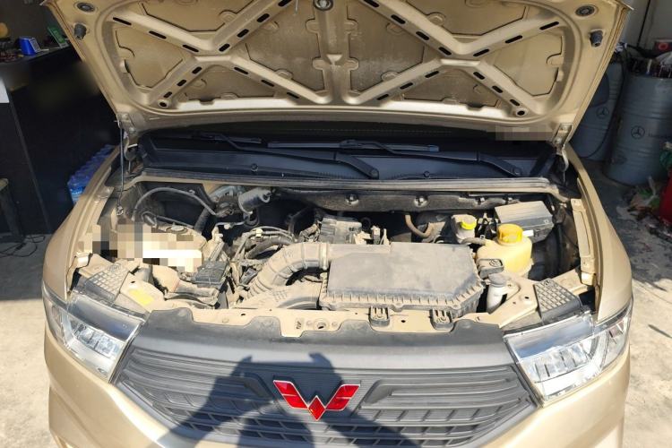 Used Wuling Hongguang V 2022 1.5L Jingqu Edition Electric-Assist LAR Engine Bay