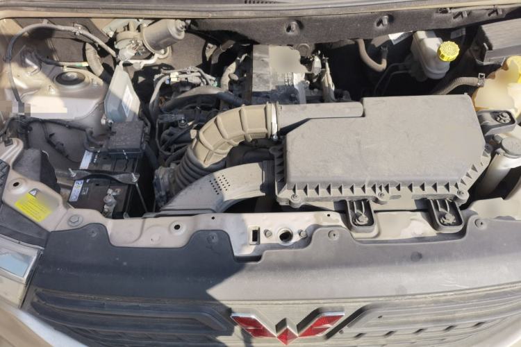 Used Wuling Hongguang V 2022 1.5L Jingqu Edition Electric-Assist LAR Engine Bay