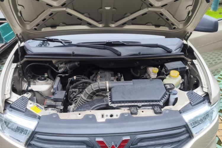 Used Wuling Hongguang V 2022 1.5L Jingqu Edition Electric-Assist LAR Engine Bay