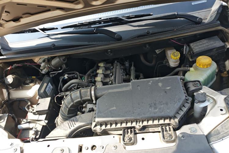 Used Wuling Hongguang V 2022 1.5L Jingqu Edition Electric-Assist LAR Engine Bay