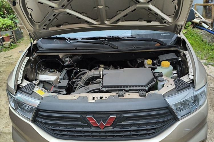 Used Wuling Hongguang V 2022 1.5L Jingqu Edition Electric-Assist LAR Engine Bay