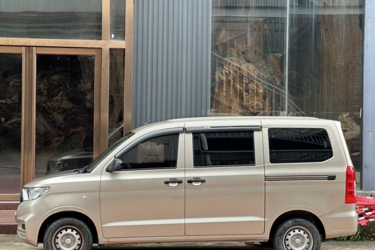 Used Wuling Hongguang V 2022 1.5L Jingqu Version Hydraulic Power Steering LAR Exterior 1