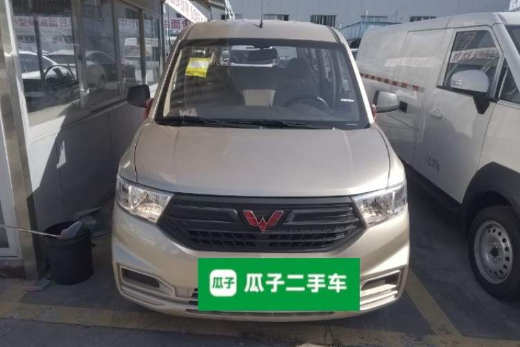 Used Wuling Hongguang V 2022 1.5L Jingqu Edition Electric-Assist LAR Exterior 1