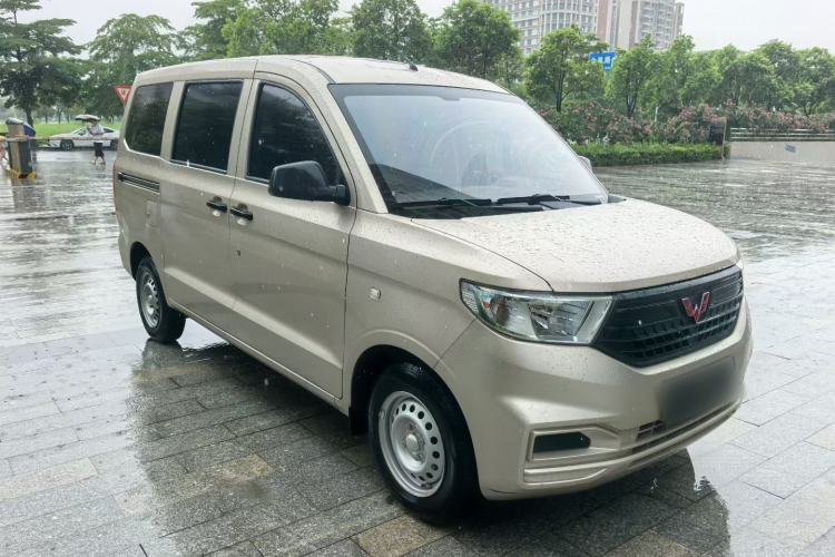 Used Wuling Hongguang V 2022 1.5L Jingqu Edition Electric-Assist LAR Exterior 1