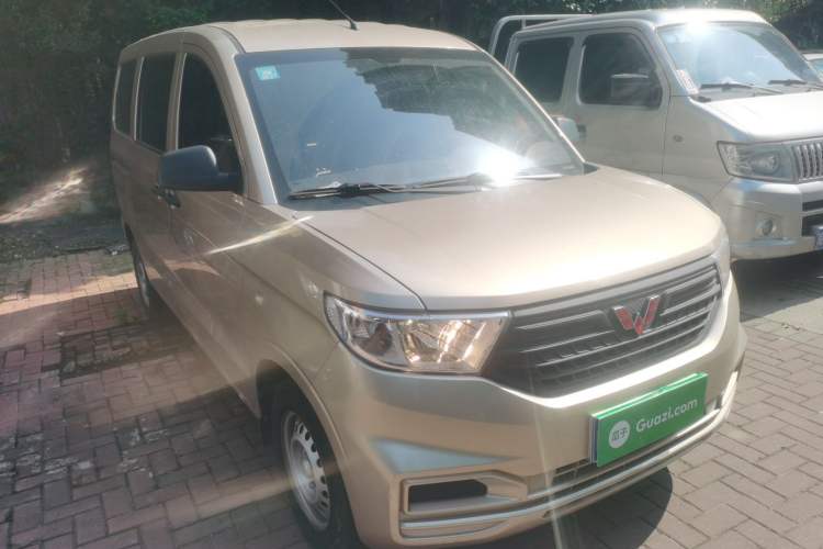 Used Wuling Hongguang V 2022 1.5L Jingqu Version Hydraulic Power Steering LAR Exterior 2