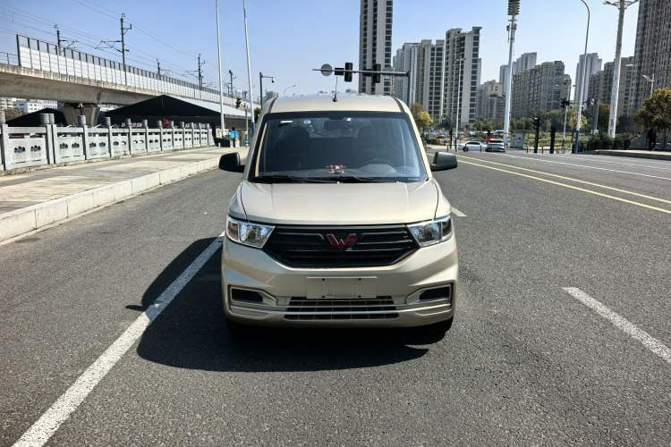 Used Wuling Hongguang V 2022 1.5L Jingqu Edition Electric-Assist LAR Exterior 2
