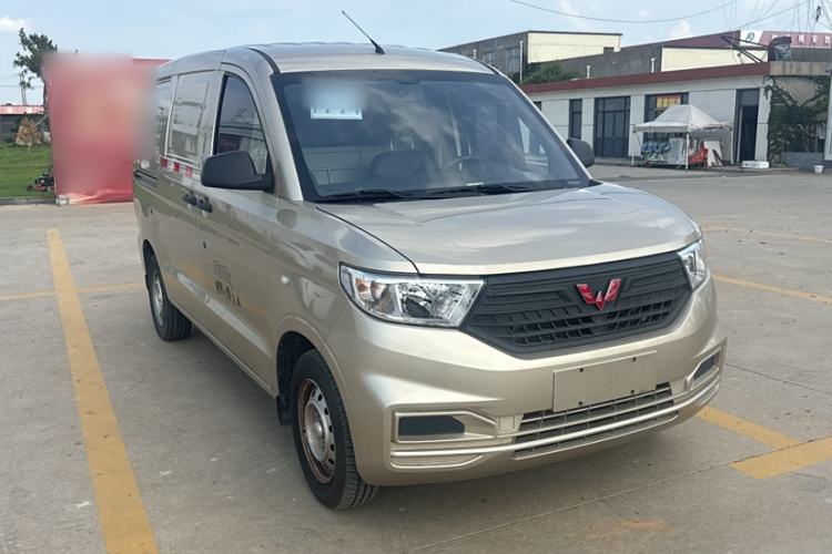 Used Wuling Hongguang V 2022 1.5L Jingqu Edition Enclosed-Window Vehicle with Hydraulic Power Steering LAR Exterior 3