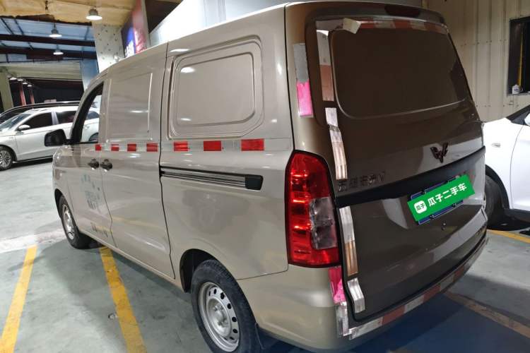 Used Wuling Hongguang V 2022 1.5L Jingqu Edition Enclosed-Window Vehicle with Electric Power Steering LAR Exterior 3