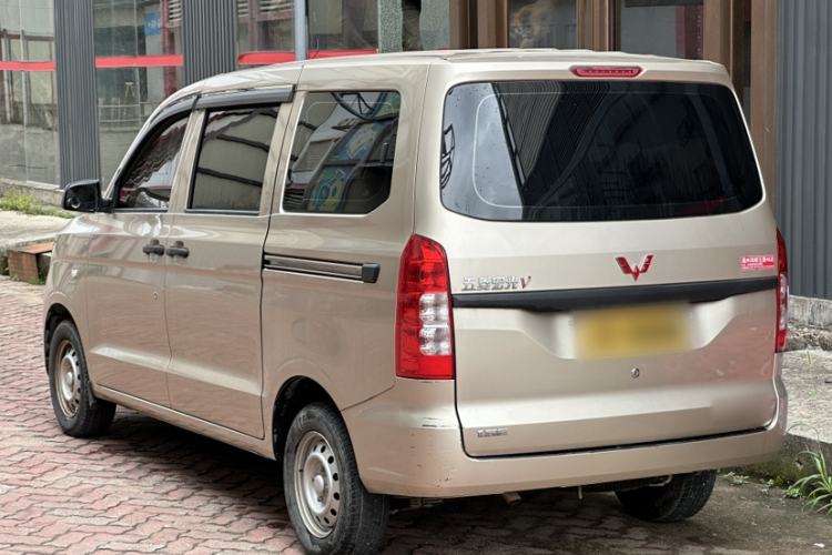 Used Wuling Hongguang V 2022 1.5L Jingqu Version Hydraulic Power Steering LAR Exterior 4