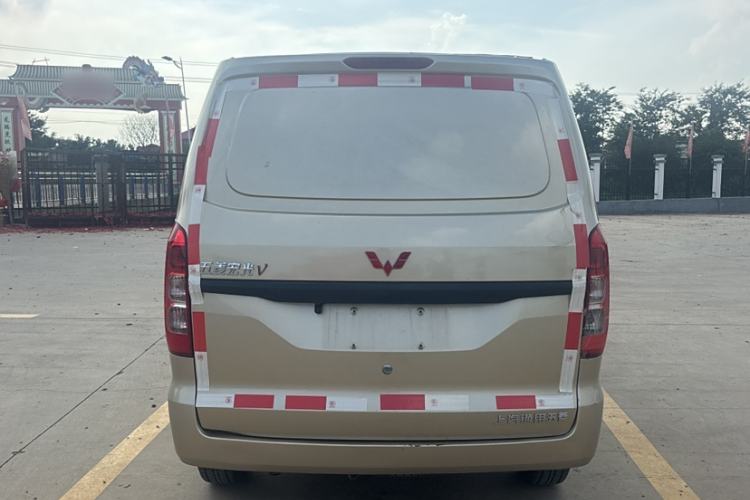 Used Wuling Hongguang V 2022 1.5L Jingqu Edition Enclosed-Window Vehicle with Hydraulic Power Steering LAR Exterior 4