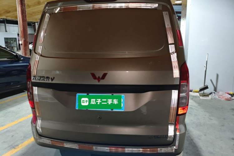 Used Wuling Hongguang V 2022 1.5L Jingqu Edition Enclosed-Window Vehicle with Electric Power Steering LAR Exterior 4