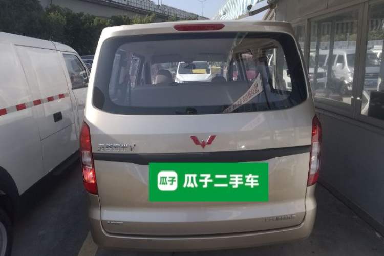 Used Wuling Hongguang V 2022 1.5L Jingqu Edition Electric-Assist LAR Exterior 4