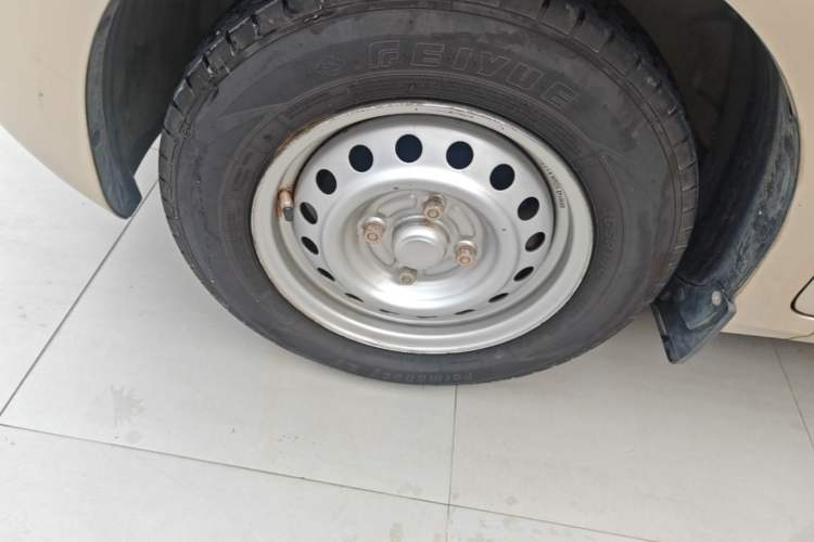 Used Wuling Hongguang V 2022 1.5L Jingqu Edition Electric-Assist LAR Exterior 4