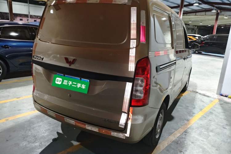 Used Wuling Hongguang V 2022 1.5L Jingqu Edition Enclosed-Window Vehicle with Electric Power Steering LAR Exterior 5