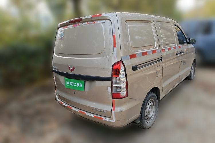 Used Wuling Hongguang V 2022 1.5L Jingqu Edition Enclosed-Window Vehicle with Hydraulic Power Steering LAR Exterior 5