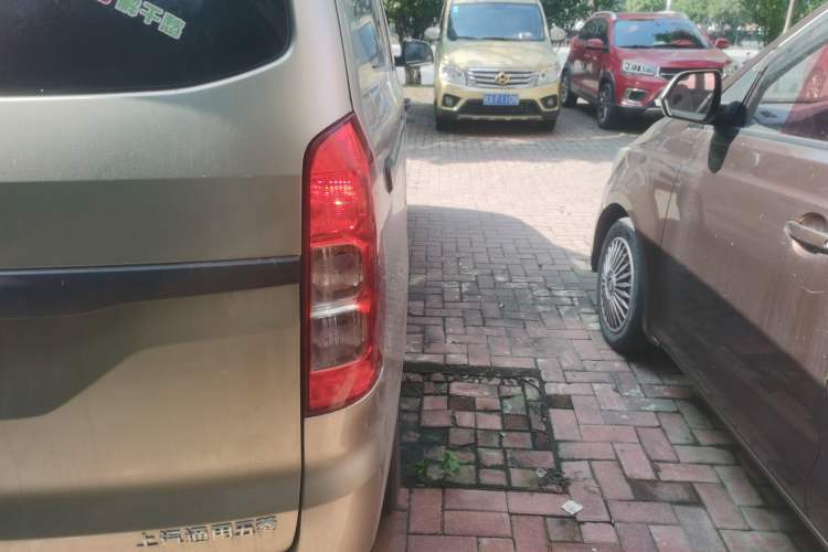 Used Wuling Hongguang V 2022 1.5L Jingqu Version Hydraulic Power Steering LAR Exterior 6