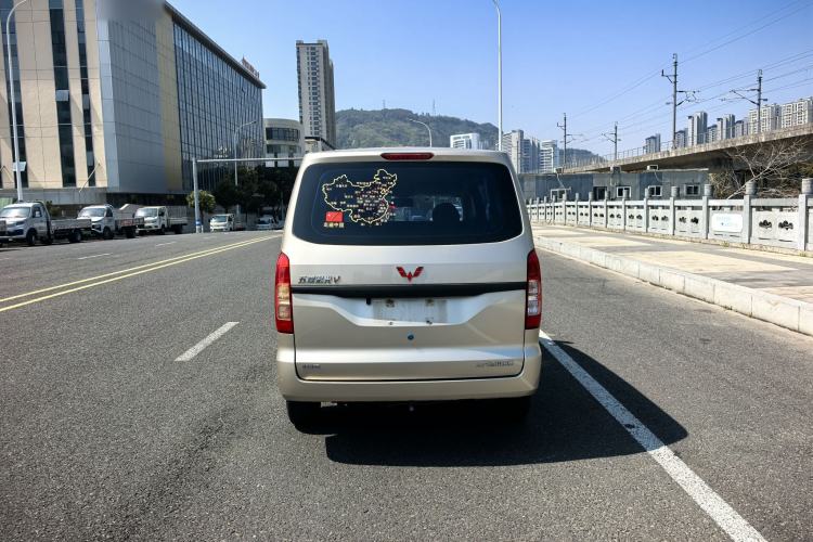 Used Wuling Hongguang V 2022 1.5L Jingqu Edition Electric-Assist LAR Exterior 6