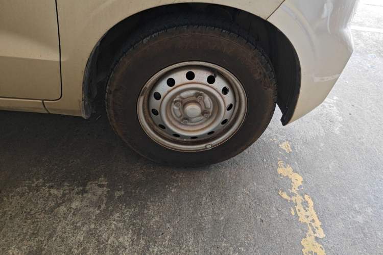 Used Wuling Hongguang V 2022 1.5L Jingqu Edition Enclosed-Window Vehicle with Electric Power Steering LAR Exterior 7