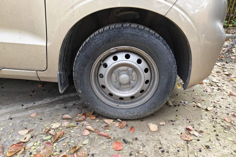 Used Wuling Hongguang V 2022 1.5L Jingqu Edition Enclosed-Window Vehicle with Hydraulic Power Steering LAR Exterior 7