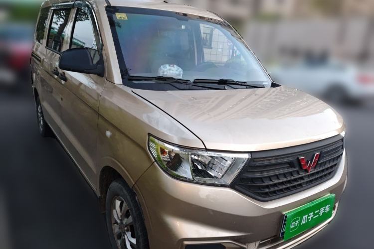 Used Wuling Hongguang V 2022 1.5L Jingqu Edition Electric-Assist LAR Front Right 45 Deg