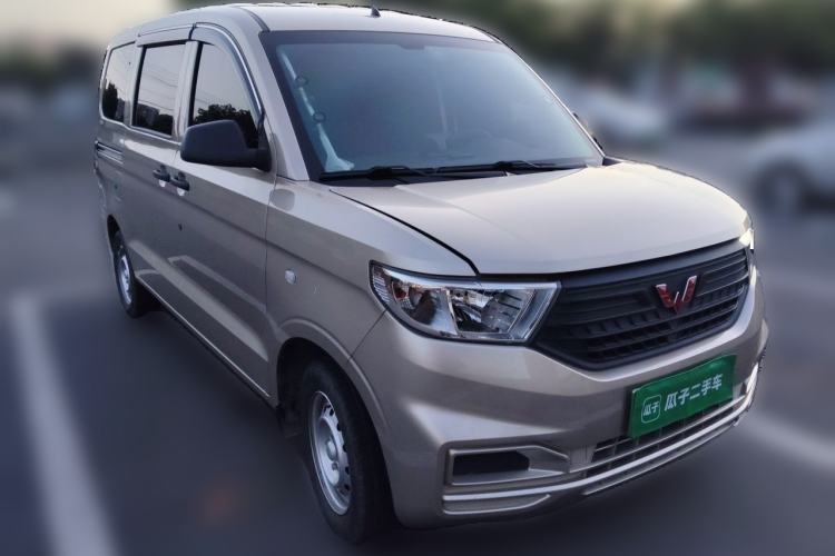 Used Wuling Hongguang V 2022 1.5L Jingqu Edition Electric-Assist LAR Front Right 45 Deg