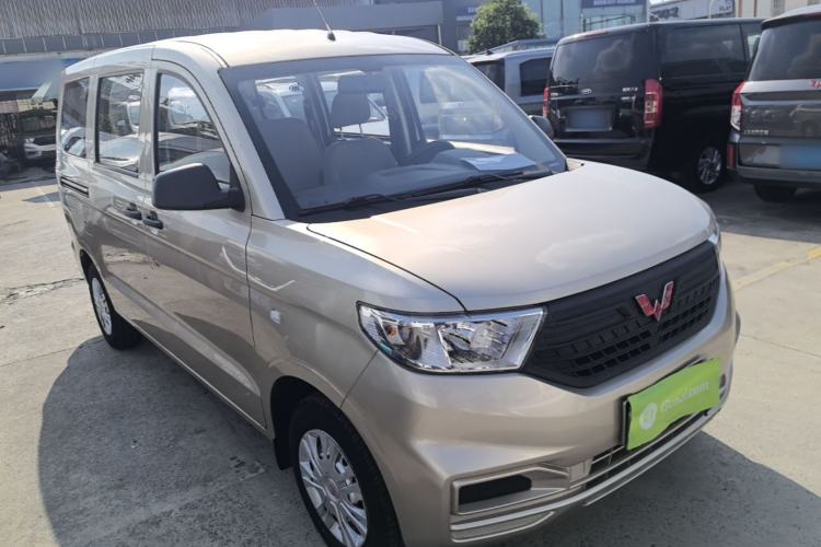 Used Wuling Hongguang V 2022 1.5L Jingqu Edition Electric-Assist LAR Front Right 45 Deg