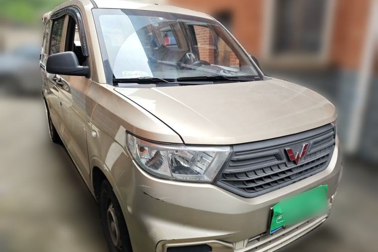 Used Wuling Hongguang V 2022 1.5L Jingqu Edition Electric-Assist LAR Front Right 45 Deg